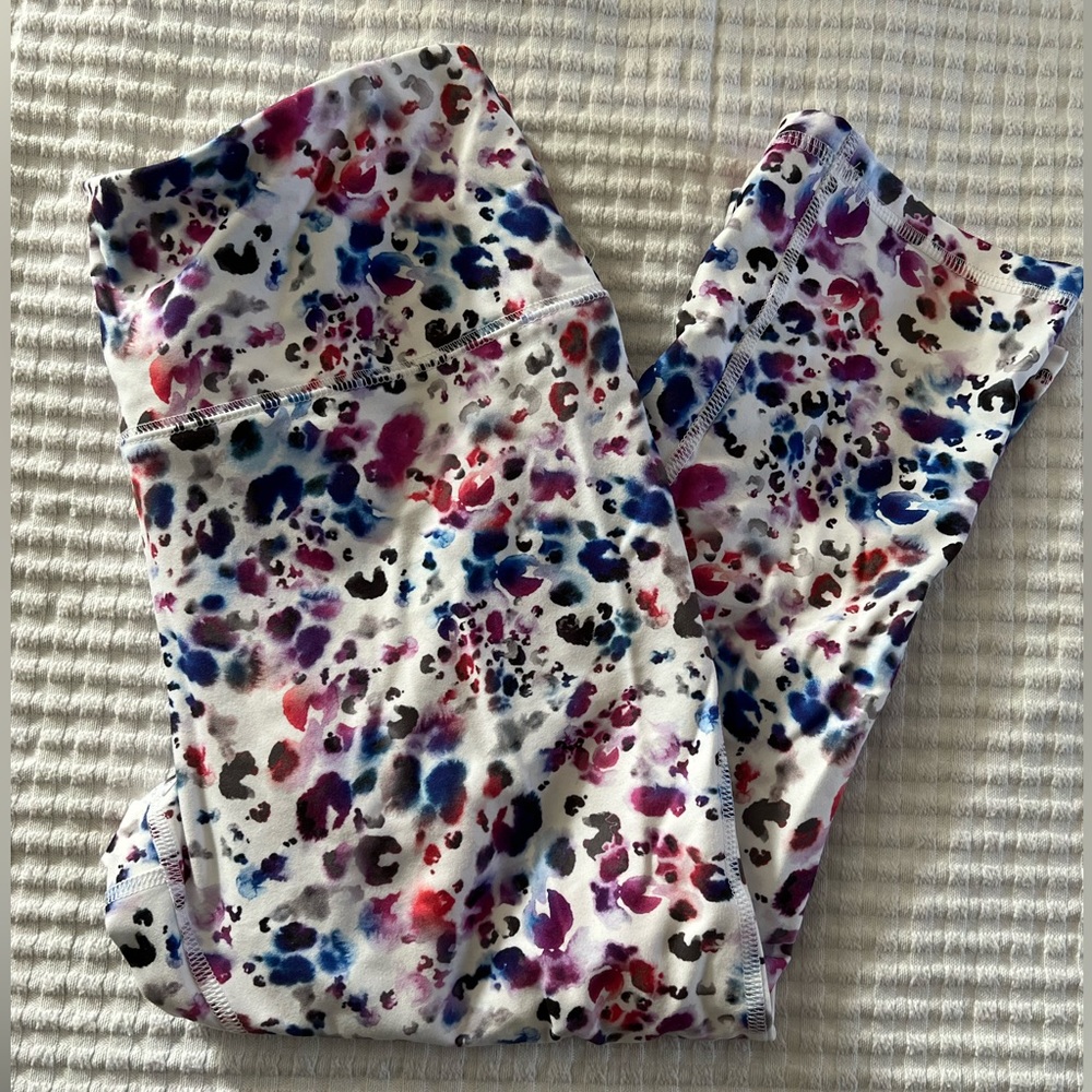 DSG size medium cropped leggings